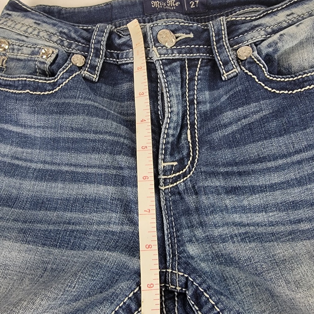 Miss Me Mid-Rise Bermuda Shorts 27 Medium Wash Embroidered Dreamcatcher Denim - Picture 6 of 9